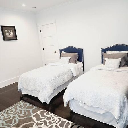 Charming And Comfortable! Medford Luaran gambar