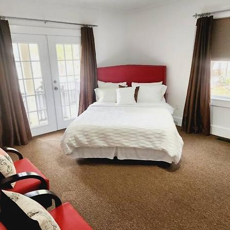 Charming And Comfortable! Medford Luaran gambar
