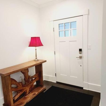Charming And Comfortable! Medford Luaran gambar