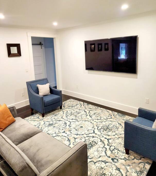 Charming And Comfortable! Medford Luaran gambar