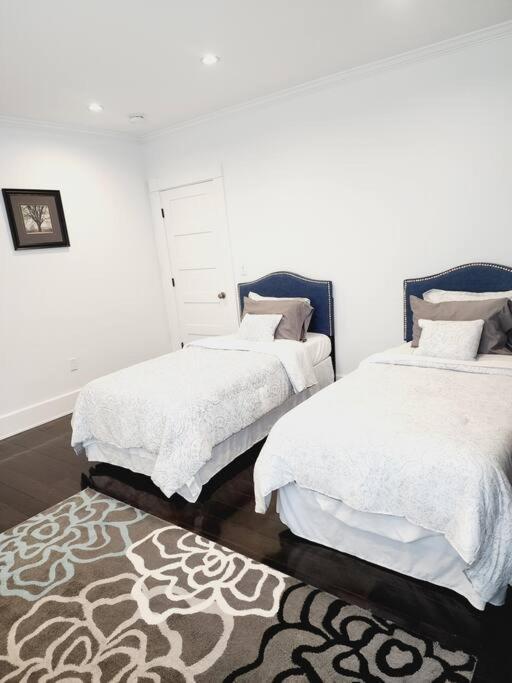 Charming And Comfortable! Medford Luaran gambar
